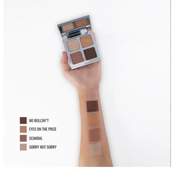 IILMAKIAGE NEW YORK COLOR BOSS SQUAD
MULTI-DIMENSIONAL 4-PAN EYE COLOR PALETTE - Picture 4 of 9